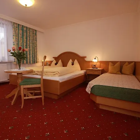 Pensjonat Gmuenderklause 3*